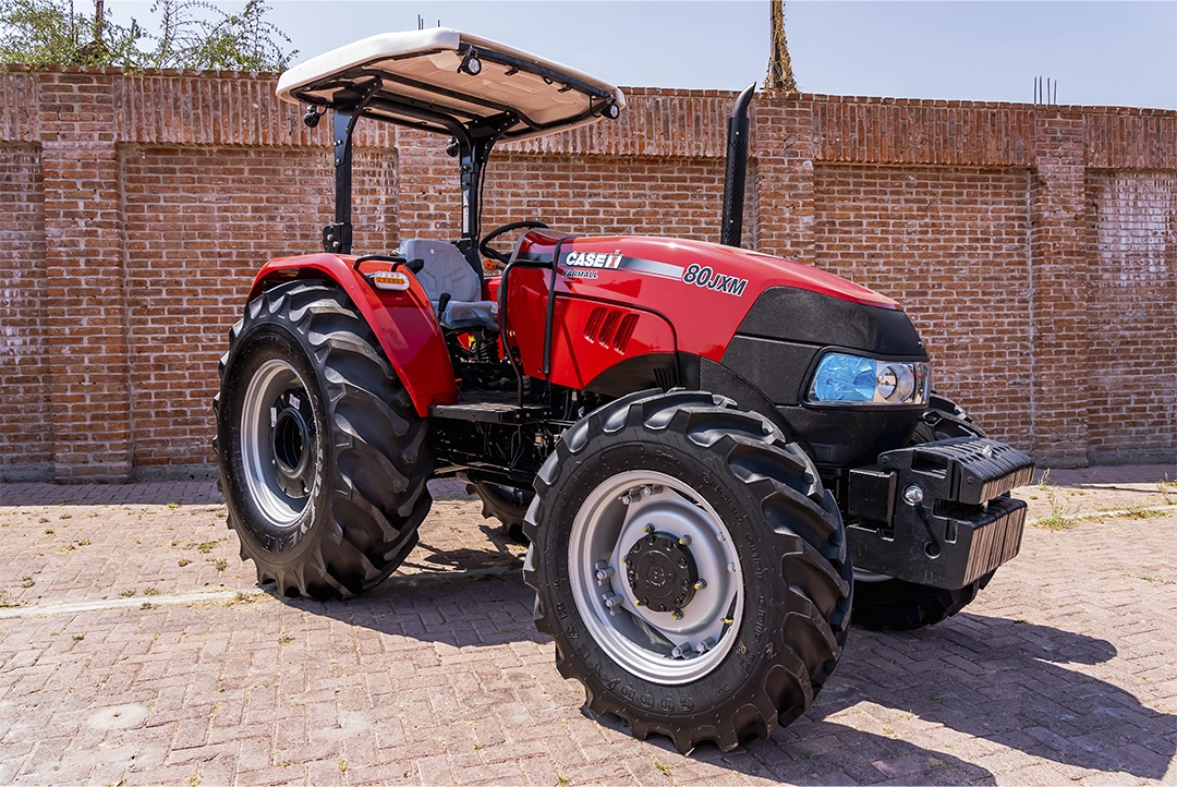 Tractor agrícola Case IH Farmall 80JXM rojo