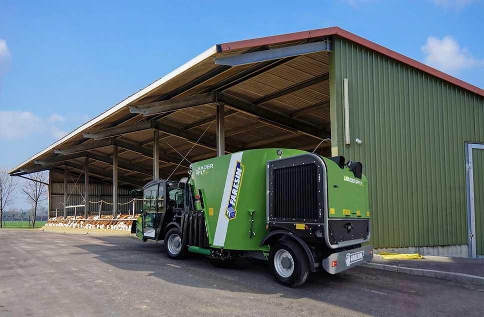 Carro mezclador autopropulsado Faresin Leader PFL industrial