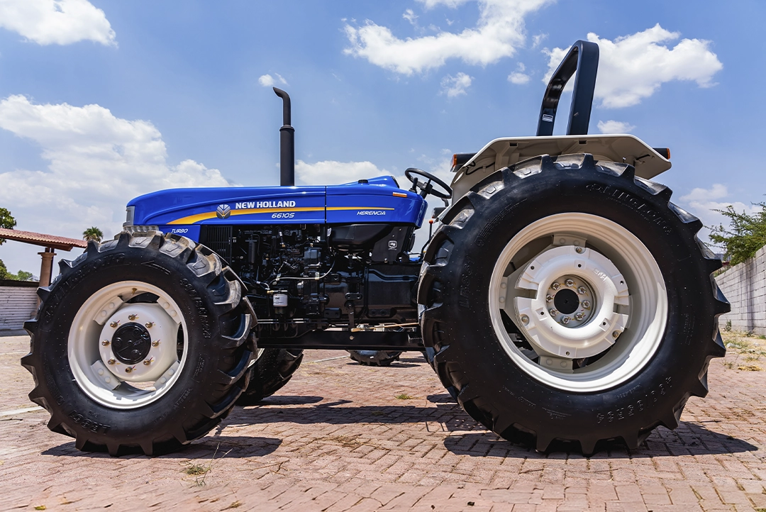 Perfil lateral completo del tractor agrícola New Holland 6610S Herencia 4WD
