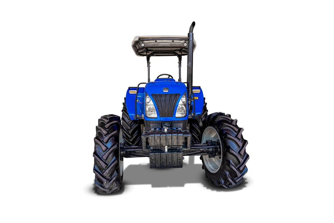 Vista frontal del tractor agrícola azul New Holland TT4.65 4WD