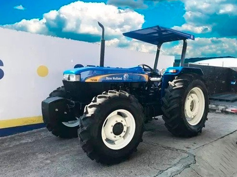 Tractor agrícola 7610S 4WD Lodero estacionado