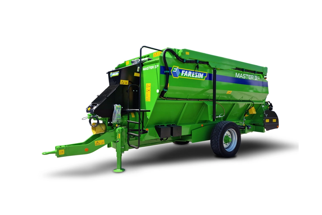 Carro mezclador dessilador de forraje Faresin Master 3.0 para alimentación de ganado vacuno.