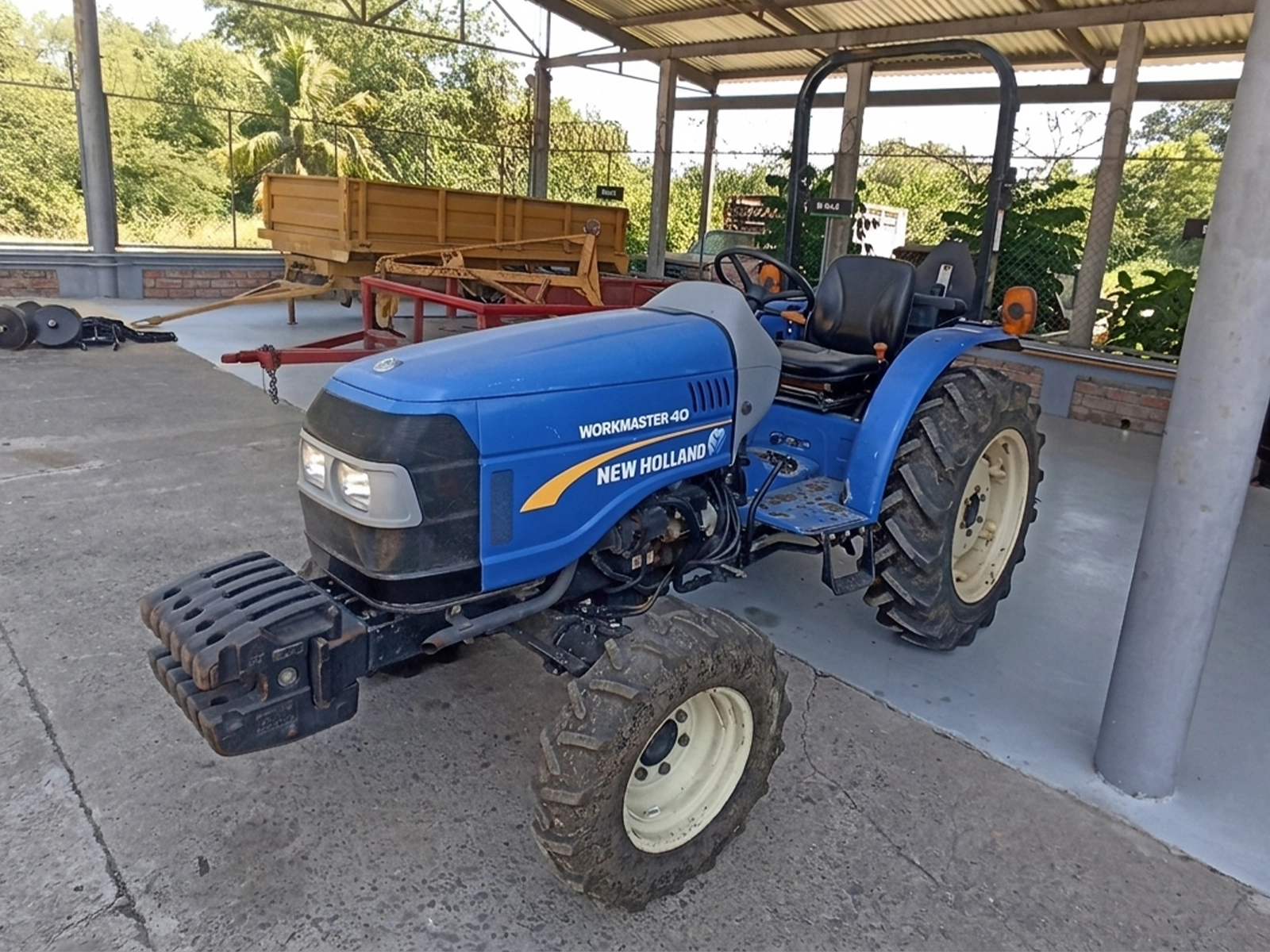 Tractor agrícola usado New Holland WORKM40 año 2023