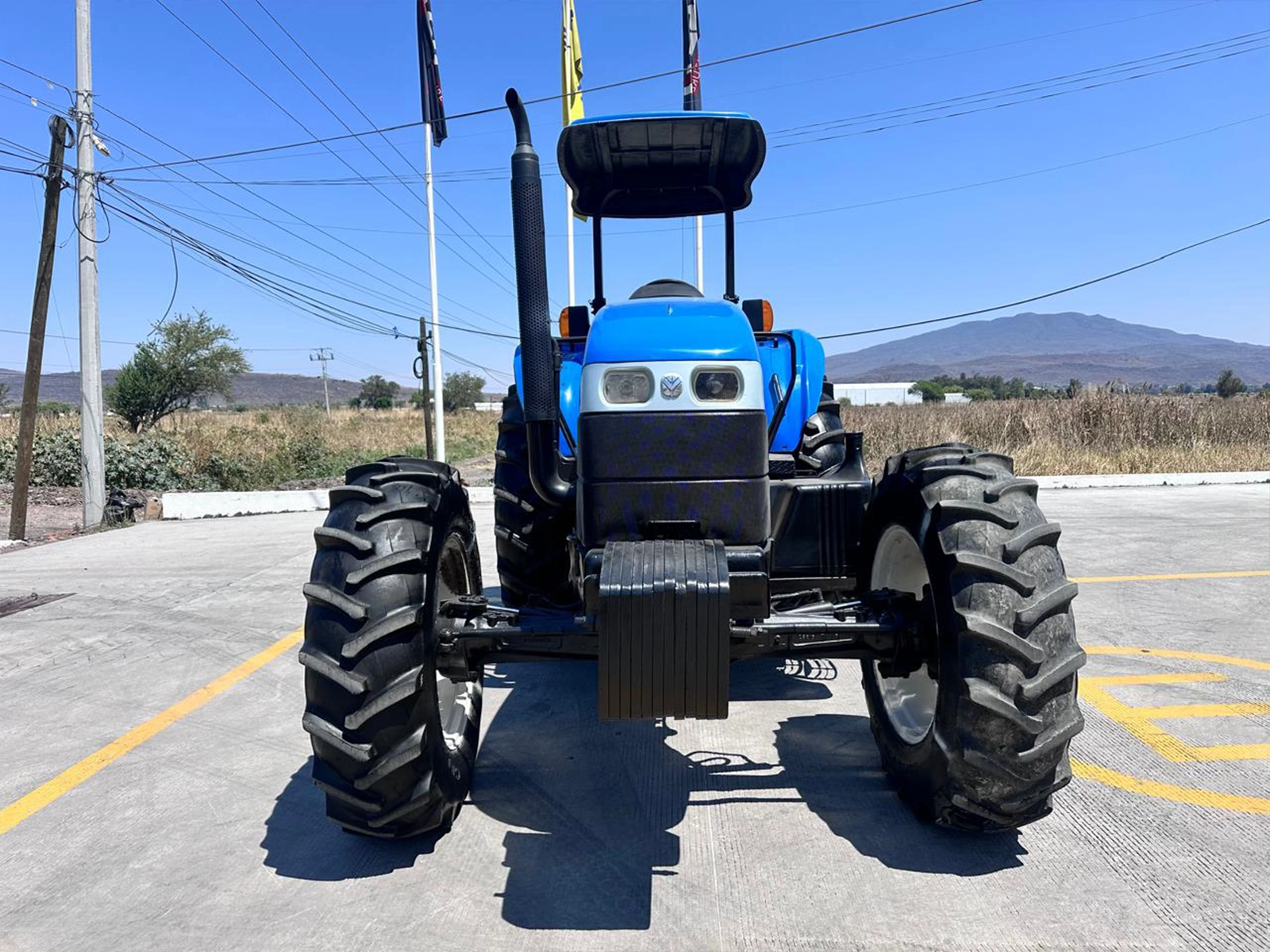 Tractor usado marca New Holland