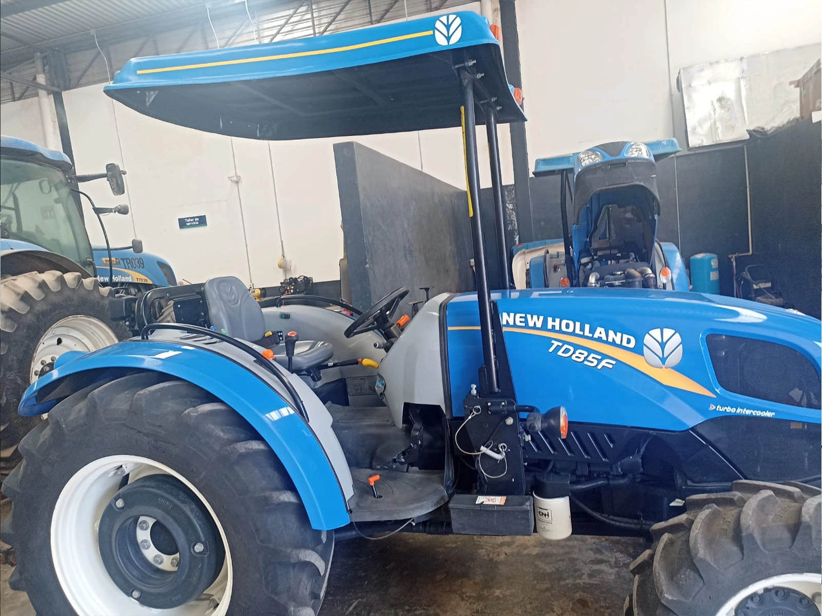 Tractor New Holland TD85F4WDMS usado